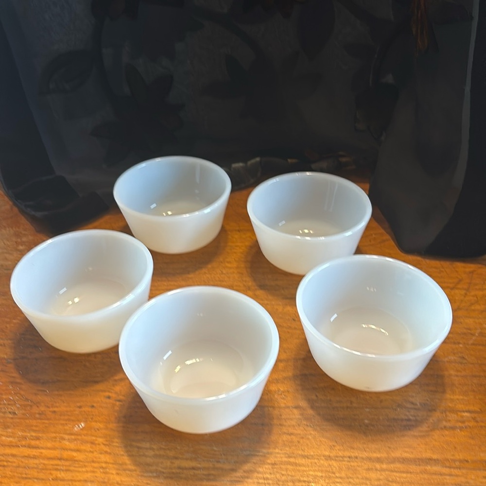 Vintage lot of (5) milk glass approximately 5 ounce custard cups maker unknown